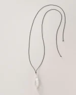 ELONGATED RIDGE NECKLACE