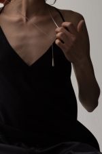 LONG TEARDROP NECKLACE - Image 4
