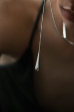 LONG TEARDROP NECKLACE - Image 2