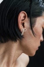 PEARL BOW EARSTUD