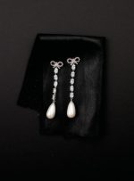 BOW PEARL DROPLET EARRINGS - Image 2