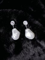 MOTTLED PEARL EARRINGS - Image 2