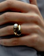 DUALISM FRESHWATER PEARL RING GOLD - Image 2